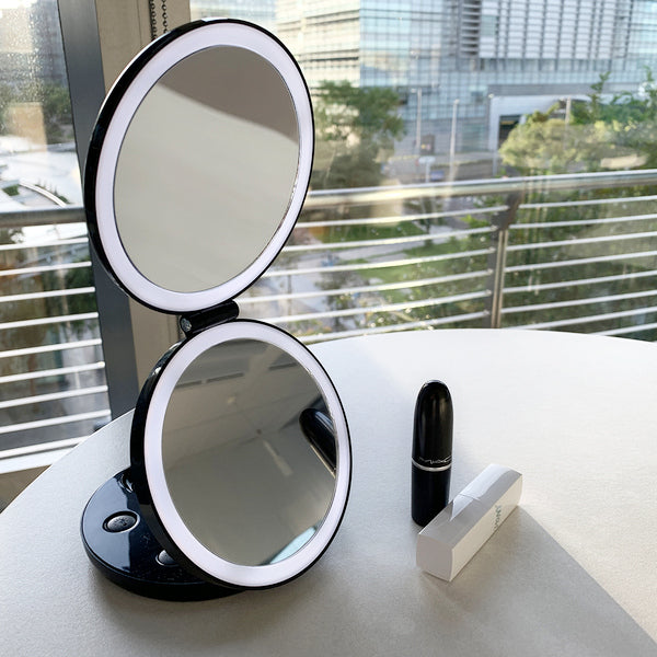 LED Lighted 3-fold Travel Compact Makeup Mirror - 1X/7X Magnification USB Powered - GadgetiCloud